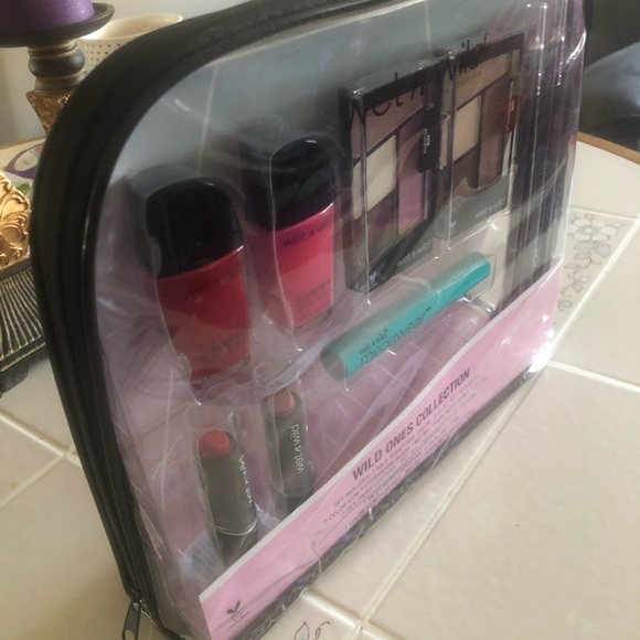 Wet & Wild Collection - Picture 4 of 5